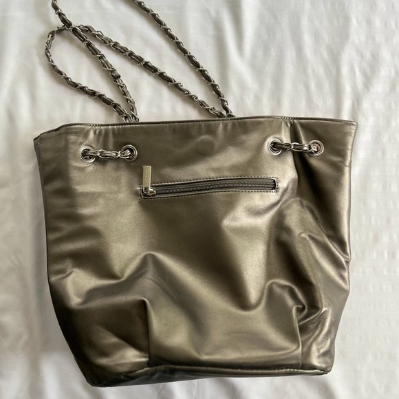 Laila Geir Ness Reversible Pale Pink and Pewter Faux Leather Shoulder Bag - Picture 3 of 9